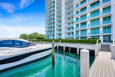TRUE TROPHY UNIT WITH 20 FOOT CEILINGS, 2,498 LIVING SQFT AND - photo 2