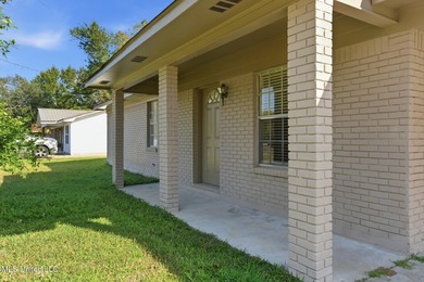 Don't miss your opportunity to own this charming 2-bedroom - photo 3