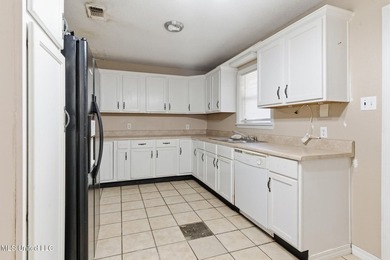 Don't miss your opportunity to own this charming 2-bedroom - photo 8