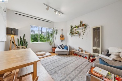 Surrounded by an abundant orchard, this sunny Bay Area Edwardian - photo 6