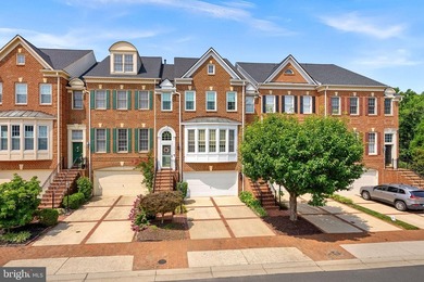 Welcome to the prestigious gated golf course community of River - photo 2