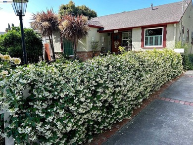The quintessential Niles home! A polished gem that has been - photo 6