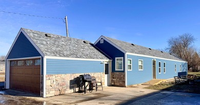 Storm Lake Home For Sale in Lakeside Iowa