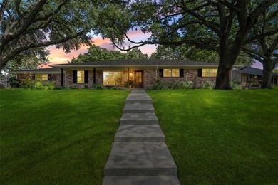 Lake Waco Home For Sale in Waco Texas