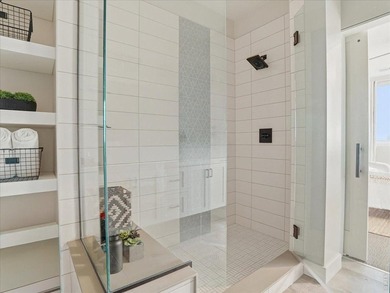 Boutique Old Town luxury - rarely available! Experience