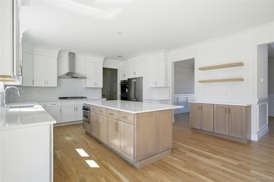 Welcome to this beautifully crafted 5 bedroom, 3 full bath home - photo 13