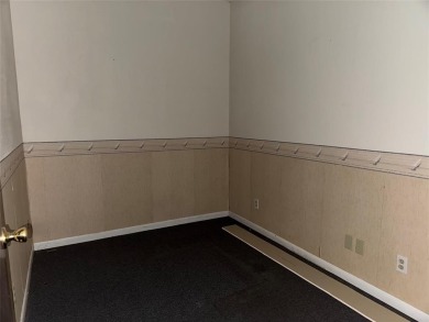 Prime Commercial Space Near Medical Hub - Ideal for Healthcare