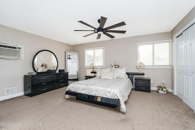 Beautifully maintained extra-large semi-attached home located in - photo 15