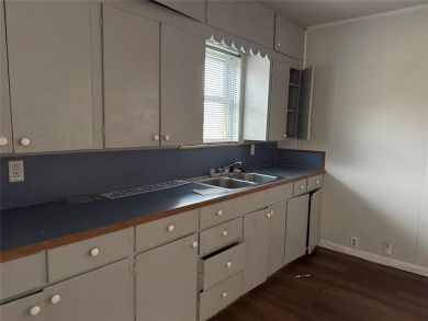 Prime Commercial Space Near Medical Hub - Ideal for Healthcare