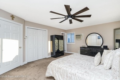 Beautifully maintained extra-large semi-attached home located in - photo 16