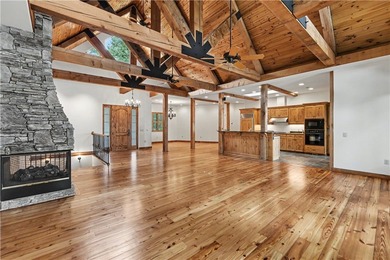 The Keowee Life awaits you at 3 Horizon Pointe. This luxury home - photo 16