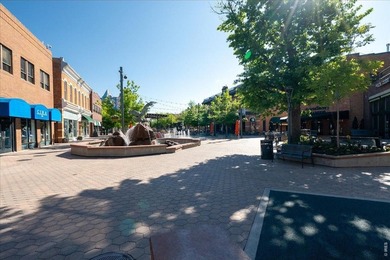 Boutique Old Town luxury - rarely available! Experience