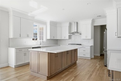 Welcome to this beautifully crafted 5 bedroom, 3 full bath home - photo 17