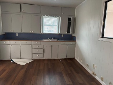 Prime Commercial Space Near Medical Hub - Ideal for Healthcare