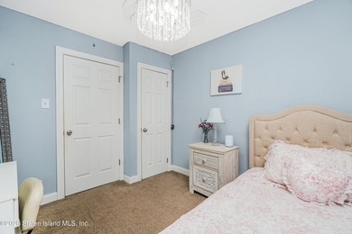Beautifully maintained extra-large semi-attached home located in - photo 22