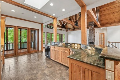 The Keowee Life awaits you at 3 Horizon Pointe. This luxury home - photo 22