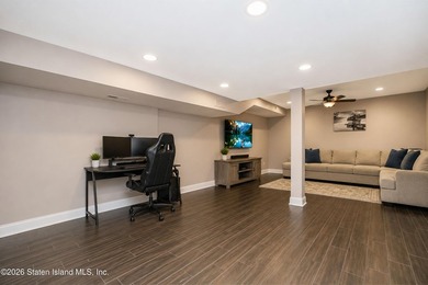 Beautifully maintained extra-large semi-attached home located in - photo 25