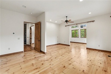 The Keowee Life awaits you at 3 Horizon Pointe. This luxury home - photo 29