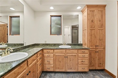 The Keowee Life awaits you at 3 Horizon Pointe. This luxury home - photo 31