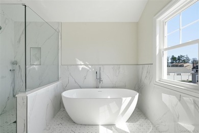 Welcome to this beautifully crafted 5 bedroom, 3 full bath home - photo 36