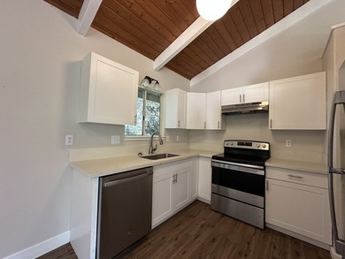 Welcome to this well-maintained 3-bedroom, 2.5-bath home on - photo 4