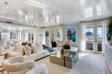 Spectacular and rarely found direct oceanfront villa with - photo 7