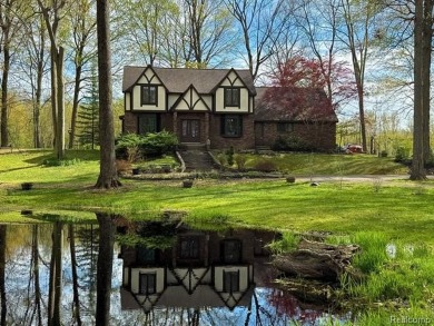 Lake Home For Sale in South Lyon, Michigan
