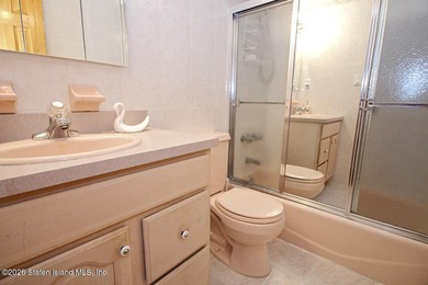 Excellent opportunity to own a 2-family semi-attached home in a - photo 11