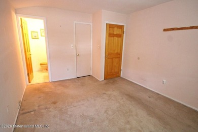 Excellent opportunity to own a 2-family semi-attached home in a - photo 13