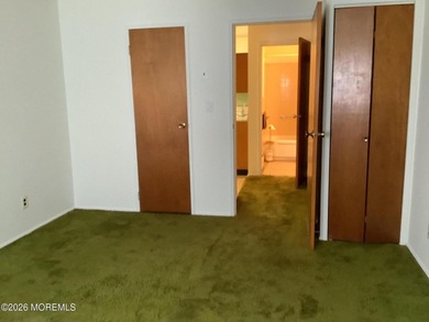 Welcome to Cedar Glen Homes. Enter into an enclosed front room - photo 14