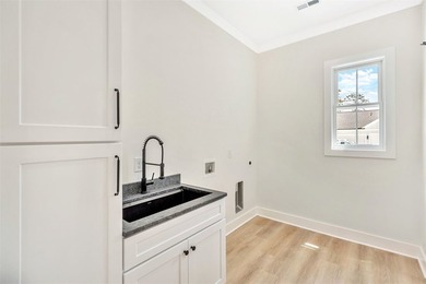Craftsman-style 4-bedroom home featuring an attached side-entry - photo 15