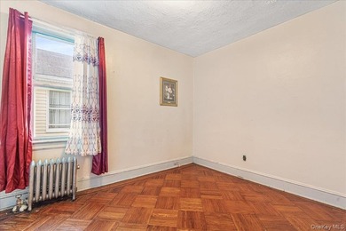 East Flatbush Opportunity! Welcome to this solid 3-bedroom, 2 - photo 16