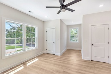 Craftsman-style 4-bedroom home featuring an attached side-entry - photo 16