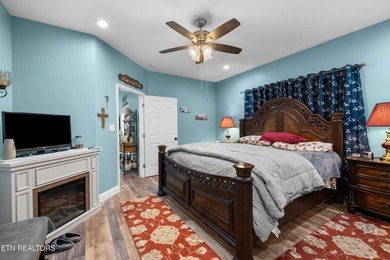Welcome to 670 Jones Franklin Rd, where modern comfort meets - photo 21