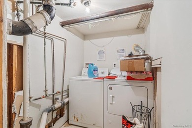 East Flatbush Opportunity! Welcome to this solid 3-bedroom, 2 - photo 21