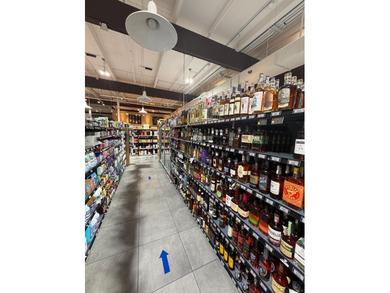 This strategically located grocery store presents an outstanding - photo 25