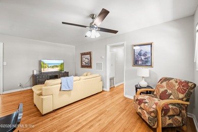 Welcome to your move-in-ready retreat just steps from NAS - photo 31