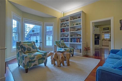 Homes that offer location, elegance, and space don't come up - photo 5