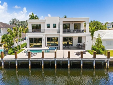 Luxury redefined in this newly constructed waterfront estate - photo 1
