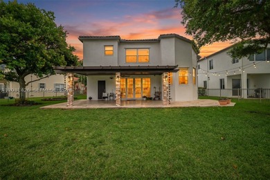 Beautiful lakefront home in the highly desirable gated community - photo 3