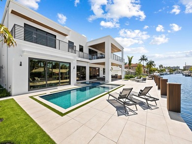 Luxury redefined in this newly constructed waterfront estate - photo 4