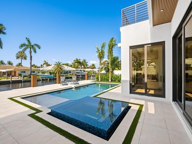 Luxury redefined in this newly constructed waterfront estate - photo 9