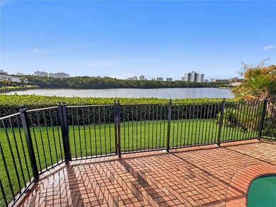 Waterfront Pool Home in Aventura Lakes - Phase II Spacious - photo 3
