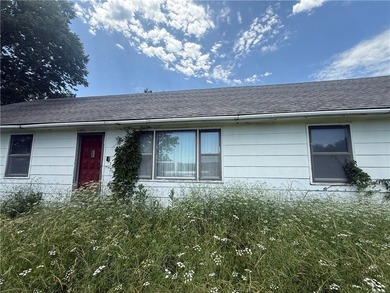 10 acres with a view! 1983 stick built house on concrete - photo 1