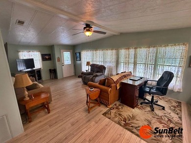 Large 2/2 home on a Big! corner lot in the friendly, waterfront - photo 6