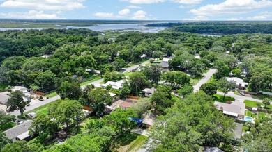 Welcome to this charming 2-bedroom, 2-bath home with a versatile - photo 41