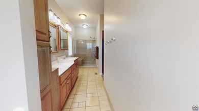 Amazing property 20 min outside of Topeka. Custom built property - photo 41