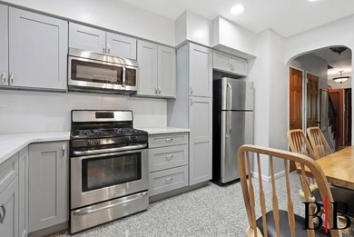 Please welcome this beautiful, big brick, semi attached home - photo 8