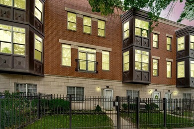 Investor special: This 3-story row home offers 3 spacious - photo 1