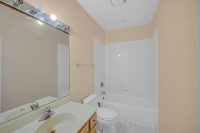 Investor special: This 3-story row home offers 3 spacious - photo 9
